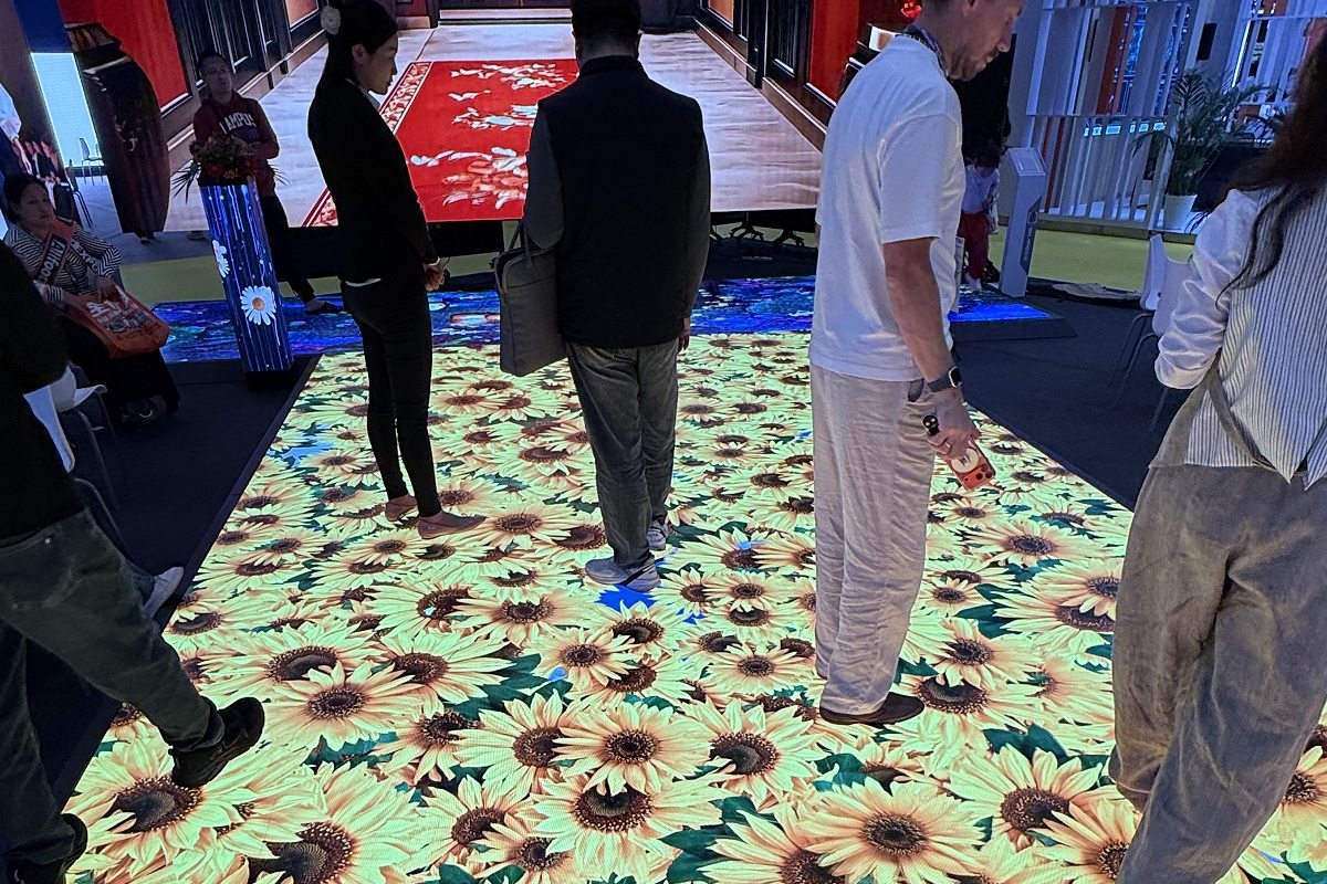 INFILED DFmk2 LED floor display panels at ISLE exhibition